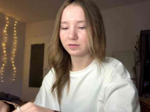 lisasmall webcam