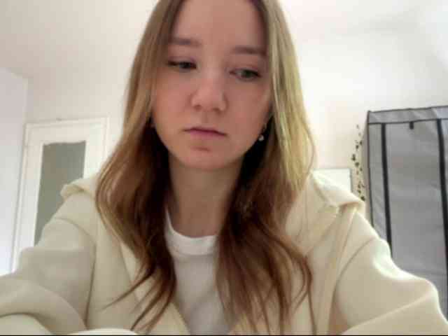 lisasmall webcam