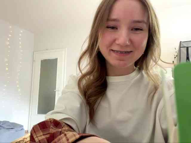 lisasmall webcam