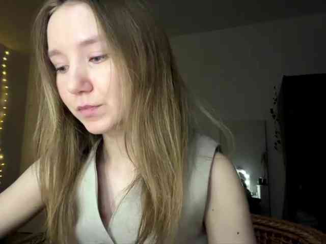 lisasmall webcam
