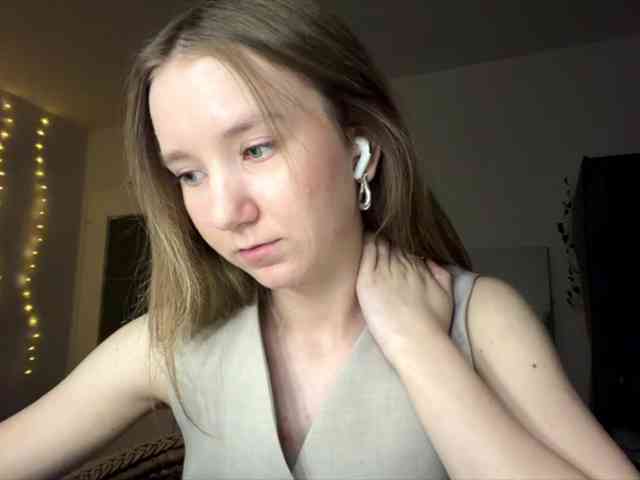 lisasmall webcam