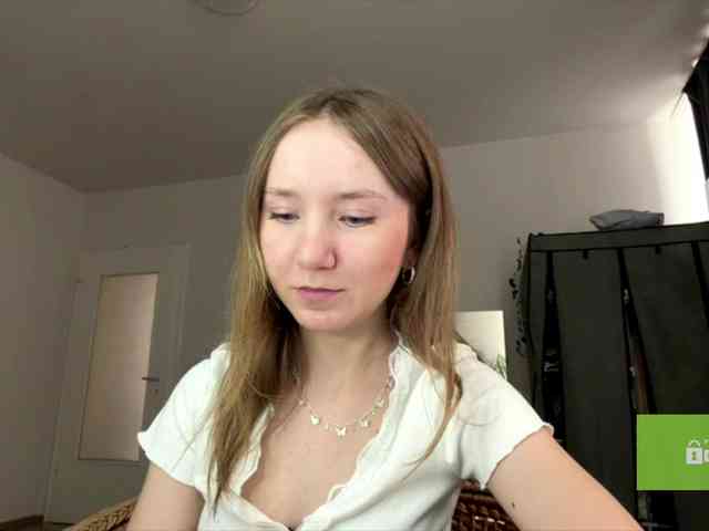 lisasmall webcam