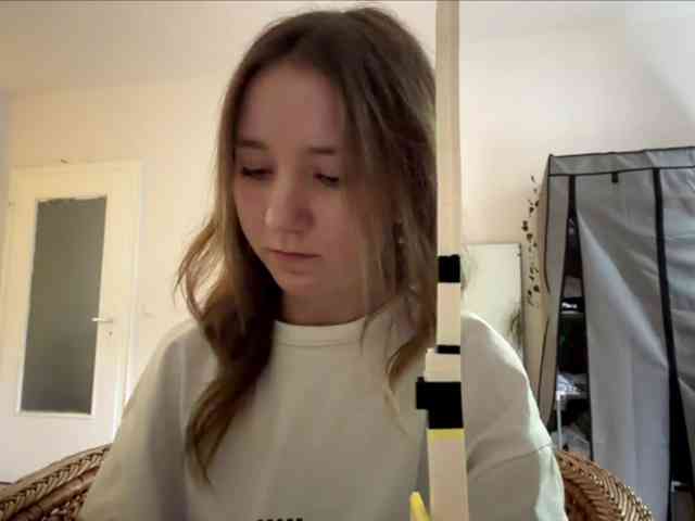 lisasmall webcam