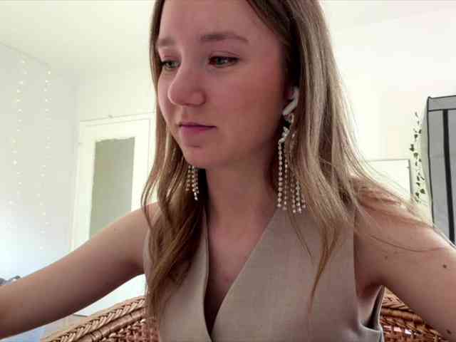 lisasmall webcam