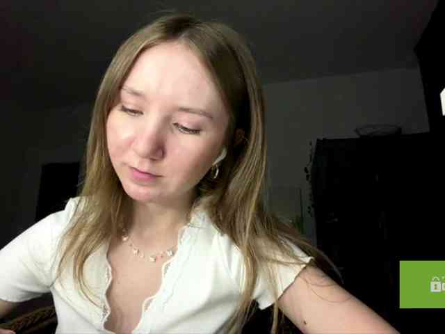 lisasmall webcam