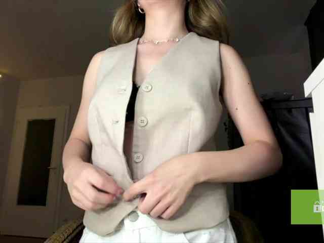 lisasmall webcam