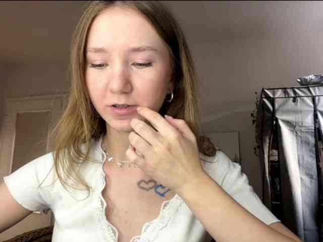 lisasmall webcam