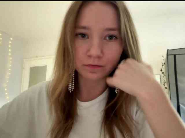 lisasmall webcam