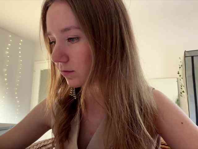 lisasmall webcam