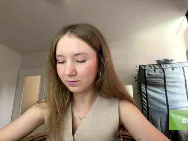 lisasmall webcam