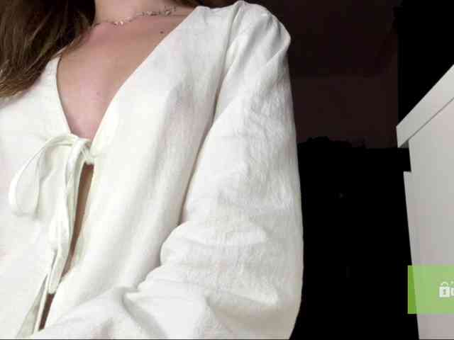 lisasmall webcam