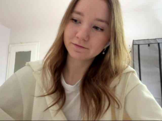 lisasmall webcam