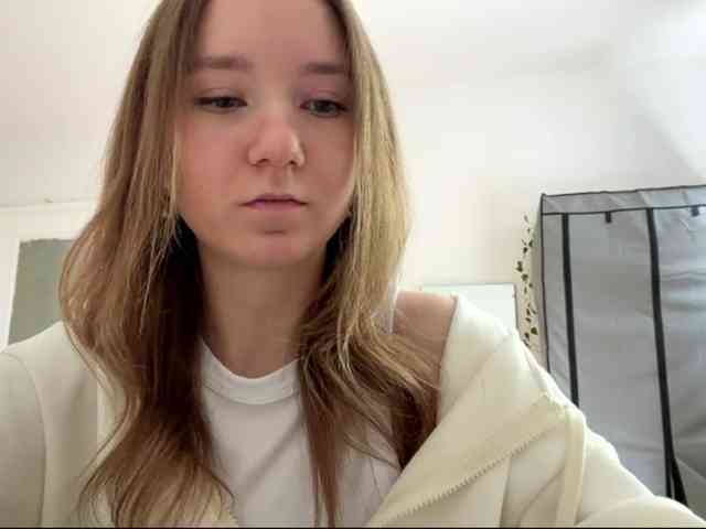 lisasmall webcam