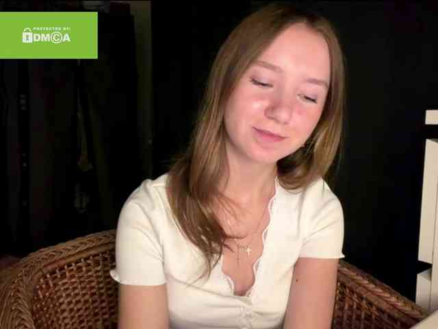 lisasmall webcam