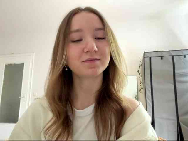 lisasmall webcam