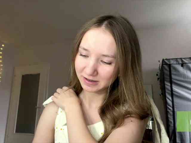 lisasmall webcam