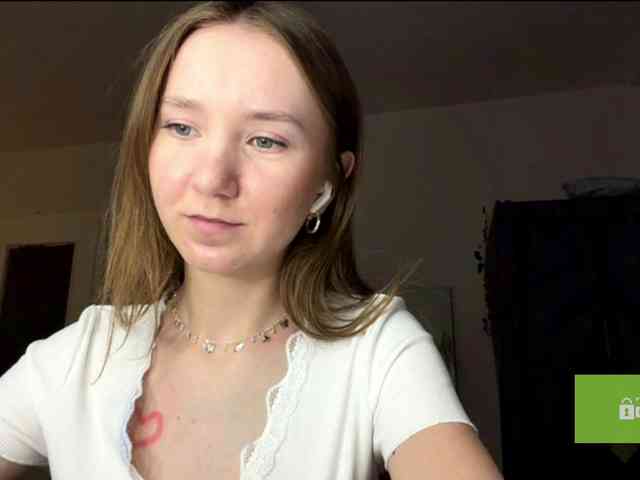 lisasmall webcam