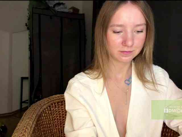 lisasmall webcam