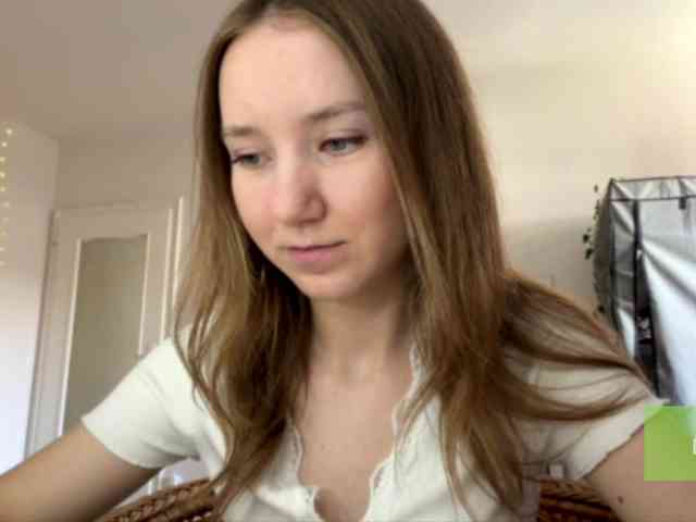 lisasmall webcam