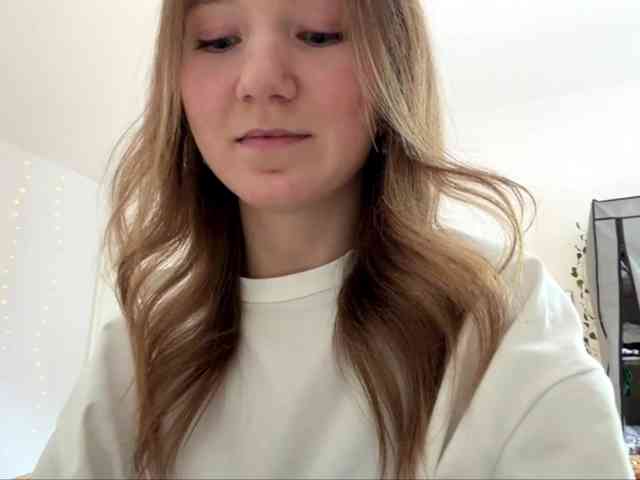 lisasmall webcam