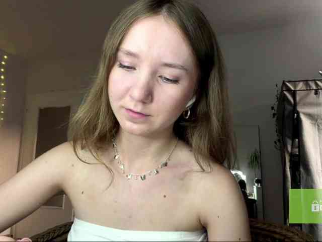 lisasmall webcam