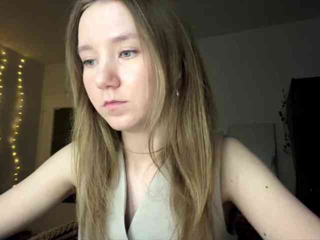 lisasmall webcam