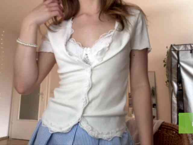 lisasmall webcam