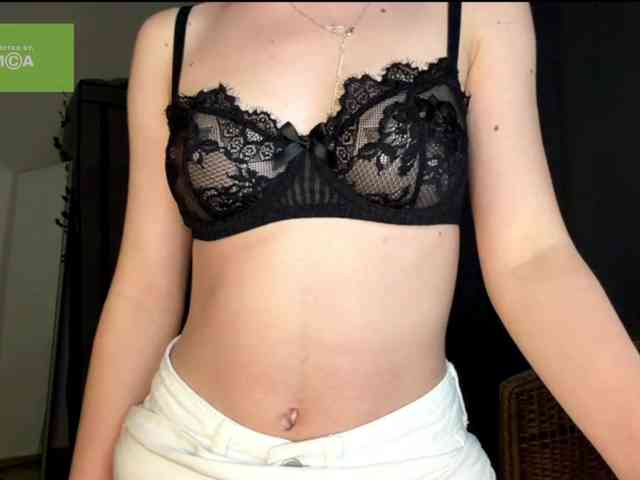 lisasmall webcam