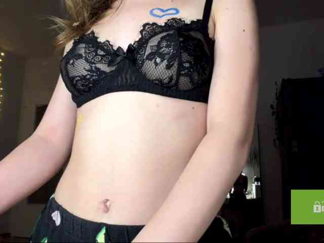 lisasmall webcam