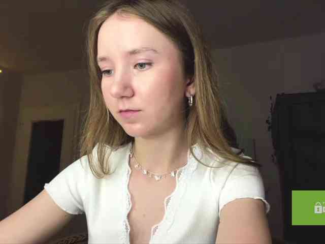 lisasmall webcam