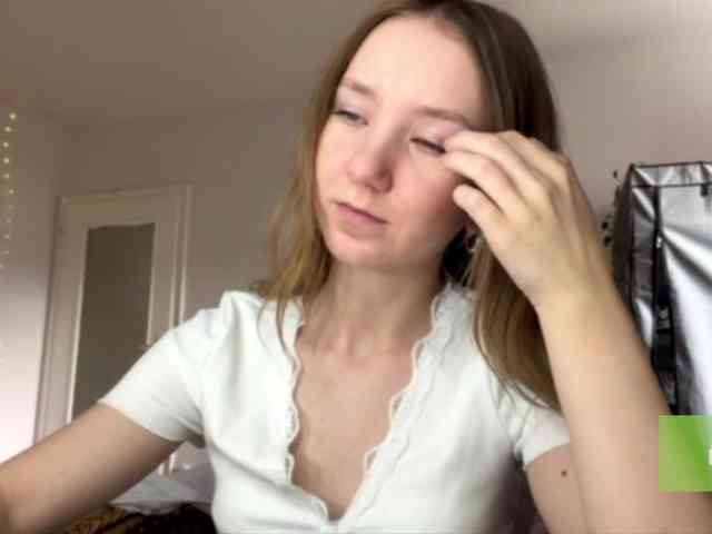 lisasmall webcam