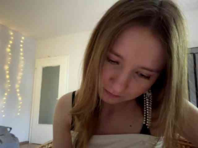 lisasmall webcam