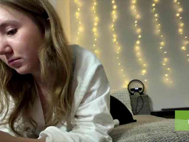 lisasmall webcam