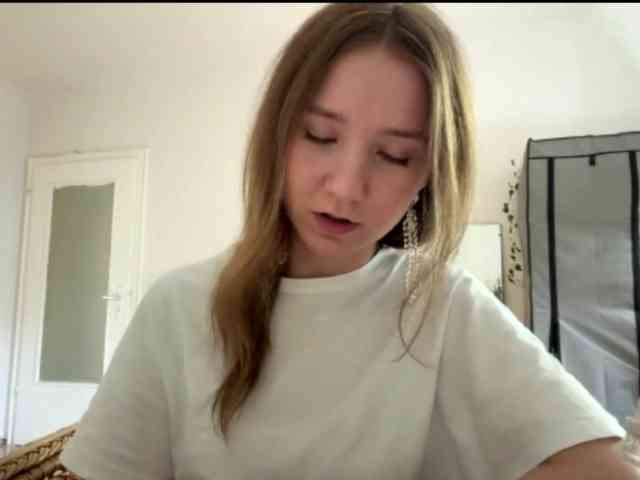 lisasmall webcam