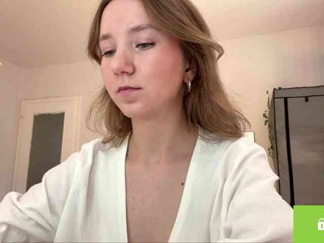 lisasmall webcam