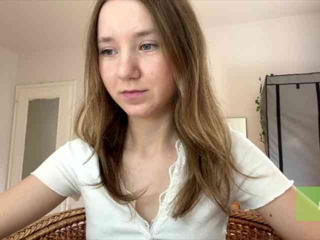 lisasmall webcam