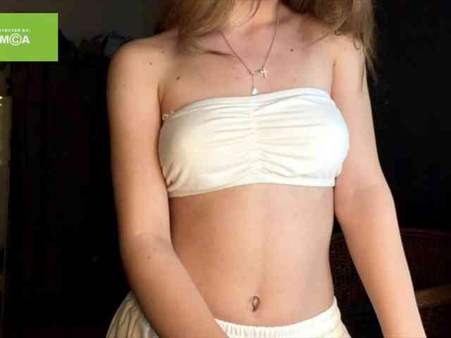 lisasmall webcam