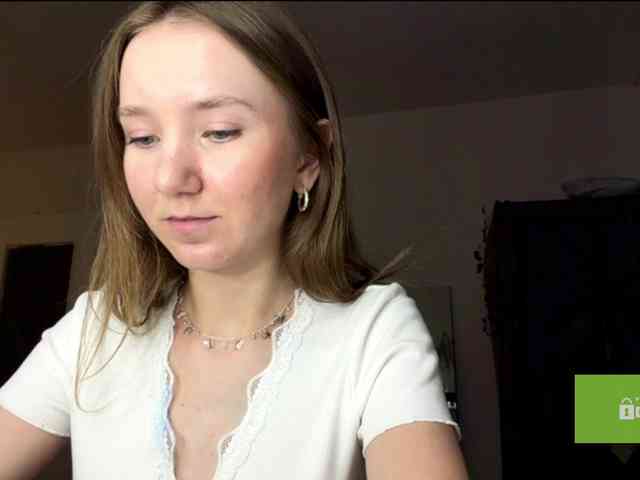 lisasmall webcam