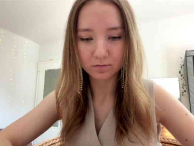 lisasmall webcam