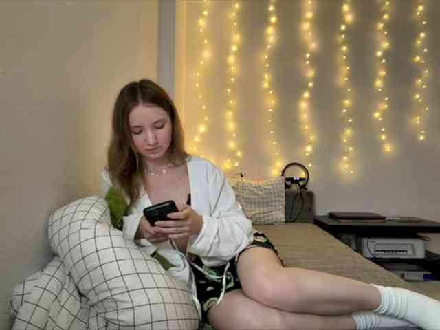 lisasmall webcam