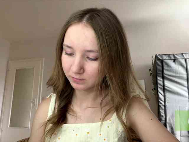 lisasmall webcam