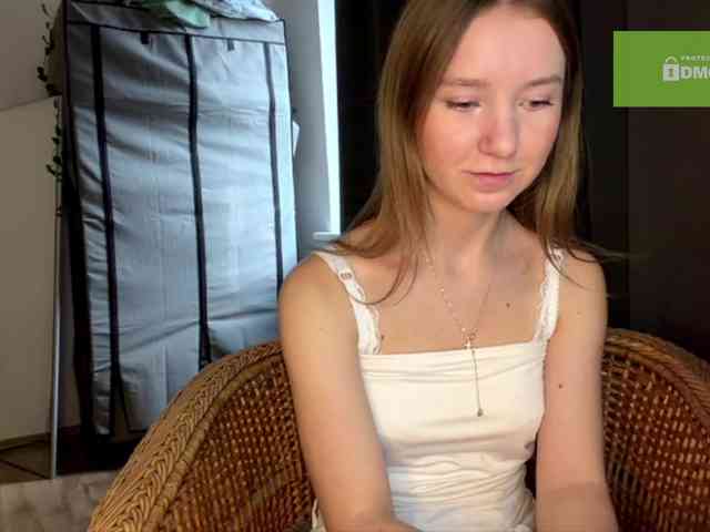 lisasmall webcam