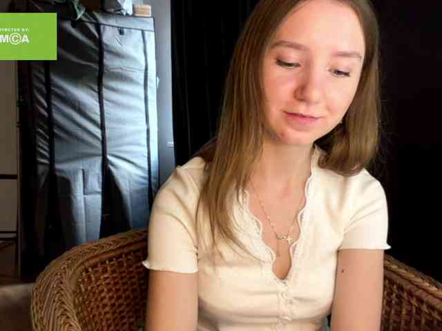 lisasmall webcam