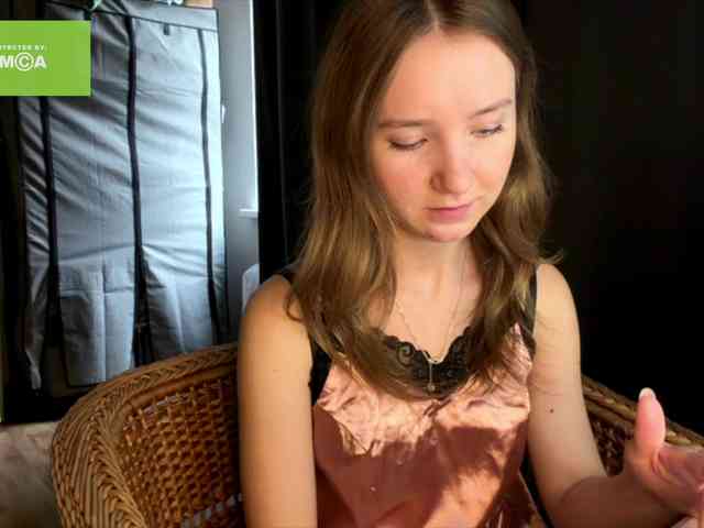 lisasmall webcam