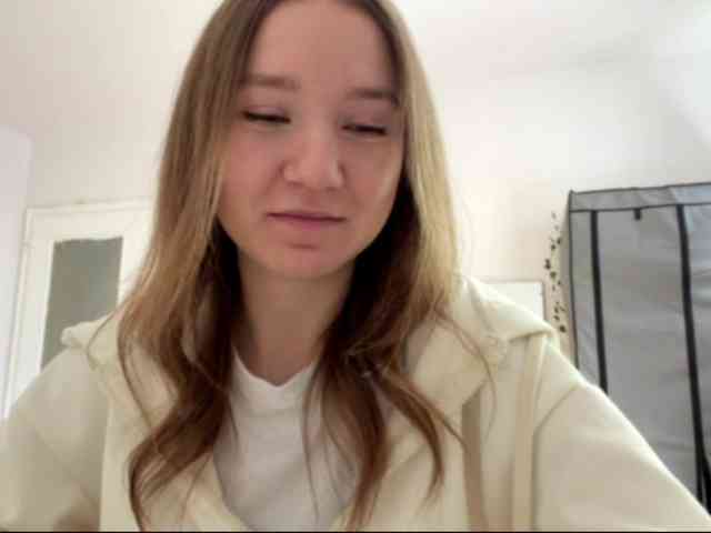 lisasmall webcam