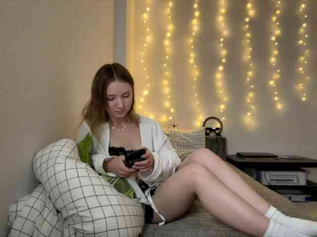 lisasmall webcam