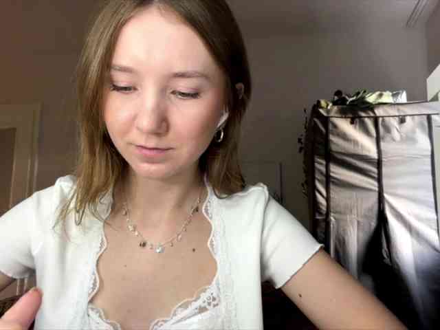 lisasmall webcam