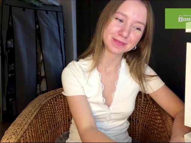 lisasmall webcam