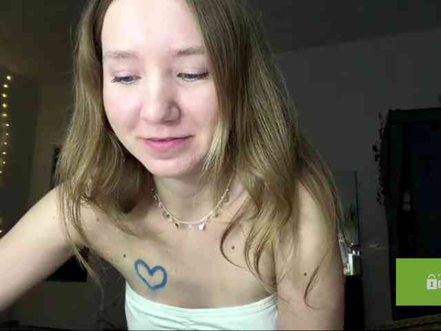 lisasmall webcam