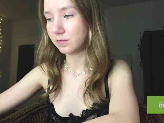 lisasmall webcam